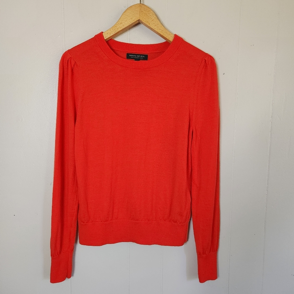 Banana Republic orange Merino wool crewneck sweater shoulder pleates M